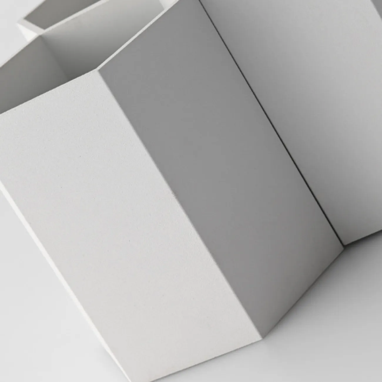 Серия точечных светодиодных светильников с металлическими плафонами в форме шестигранников  CONSOLE L2 White 6000К 15W