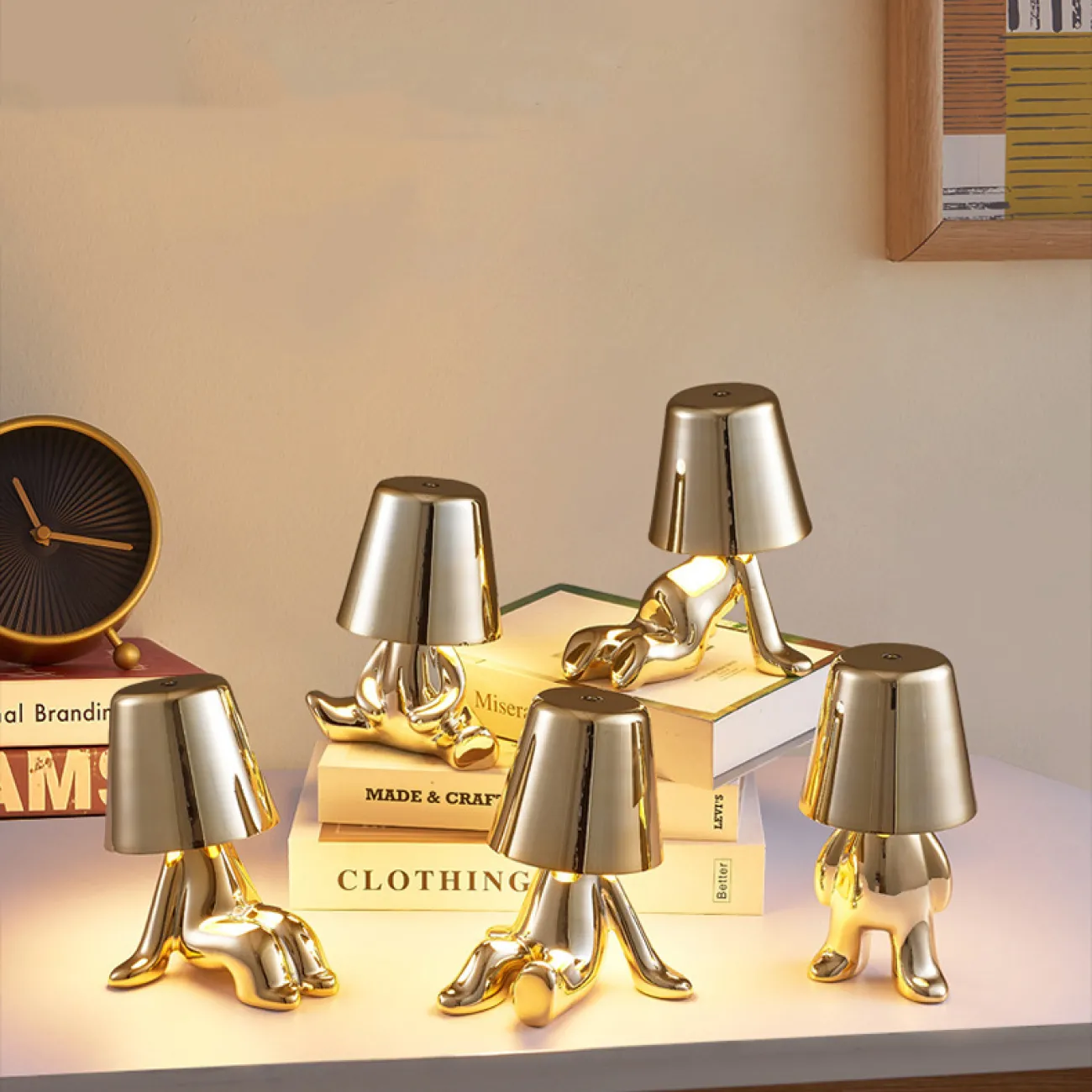 Серия настольных светодиодных ламп для детской с коническими абажурами и основанием в виде человечков в разных позах ELF C