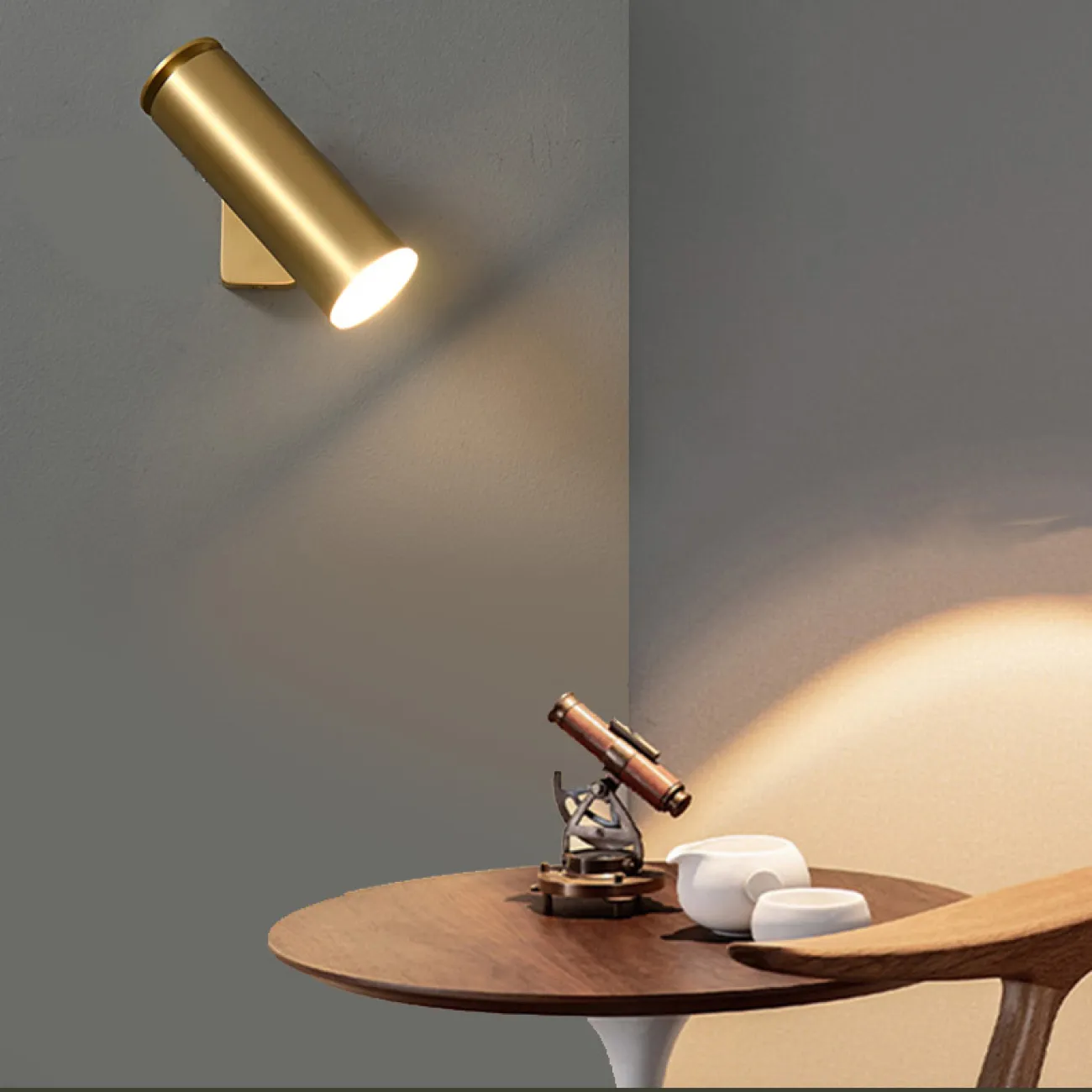 Настенный светодиодный светильник с поворотным цилиндрическим плафоном на прямоугольном основании ACE Трехцветный свет