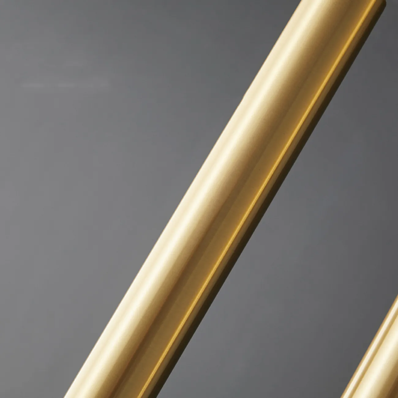 Готовая комбинация подвесных светильников с двумя цилиндрическими стеклянными плафонами на вытянутом трубчатом каркасе GIFT COMBO D15 Black