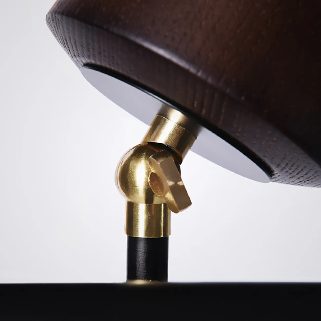 CONNY 5 ламп темное дерево от ImperiumLoft