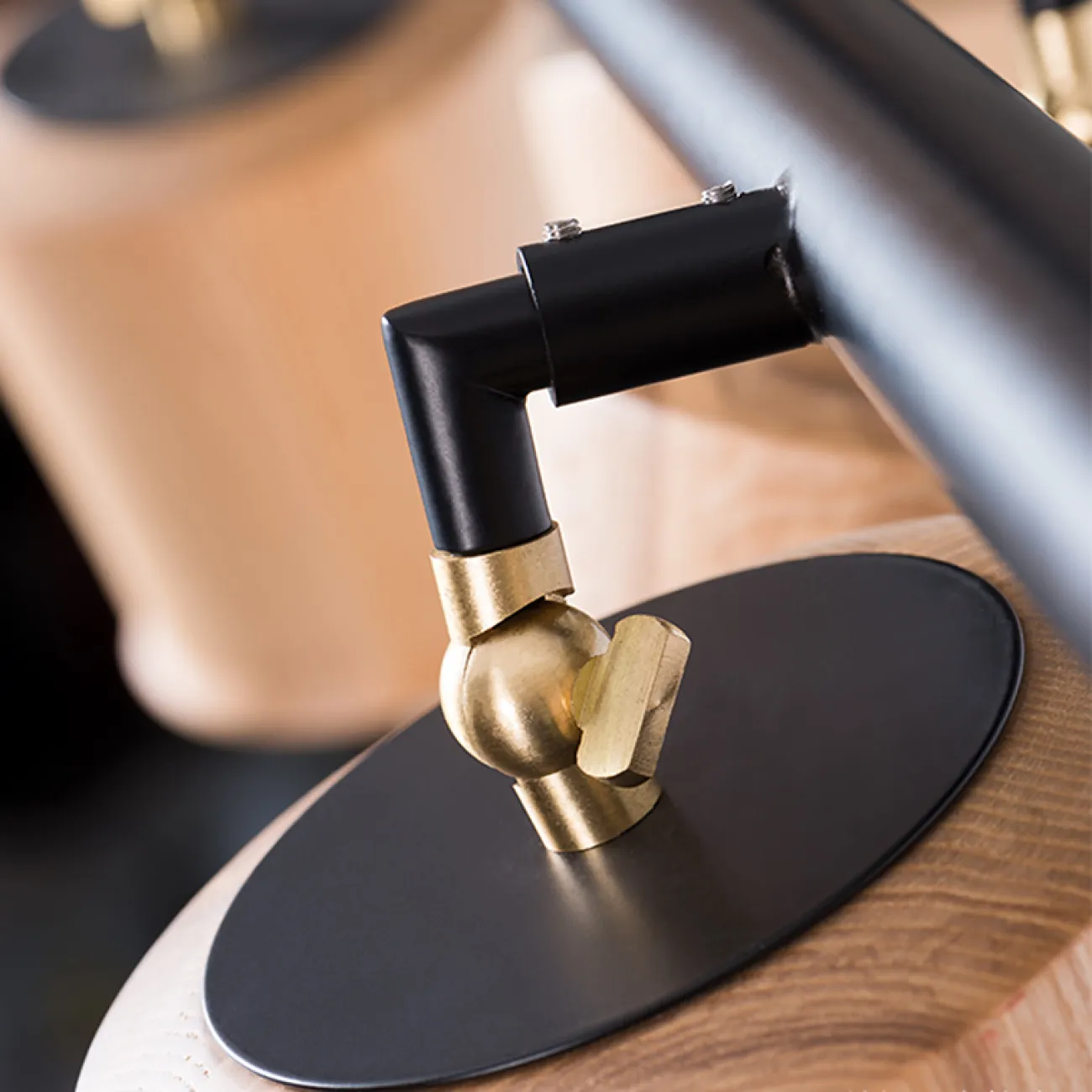 CONNY 5 ламп темное дерево от ImperiumLoft