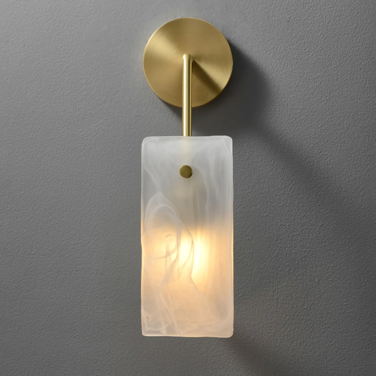 Настенный светильник с прямоугольным рассеивателем из стекла с морозным эффектом на угловом кроншейне HELMAR WALL