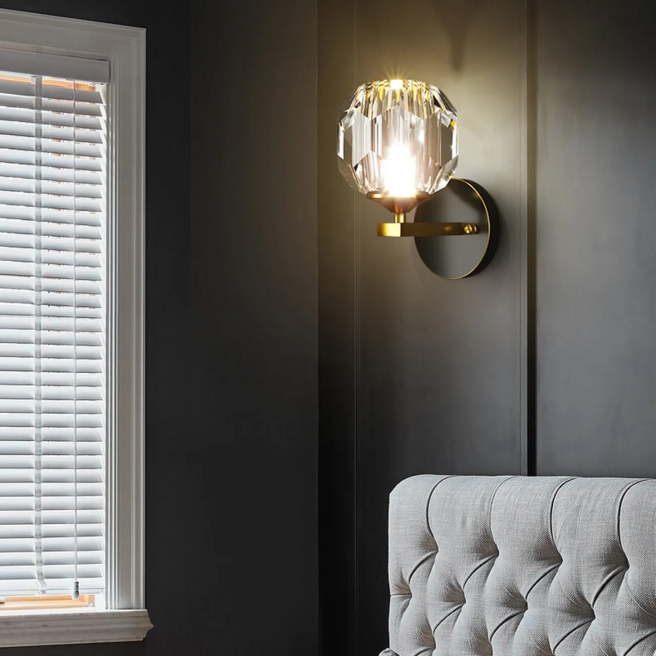 Серия настенных светильников с хрустальным плафоном в форме кристалла на латунном кронштейне RH D WALL Brass Серия настенных светильников с хрустальным плафоном в форме кристалла на латунном кронштейне RH D WALL Brass