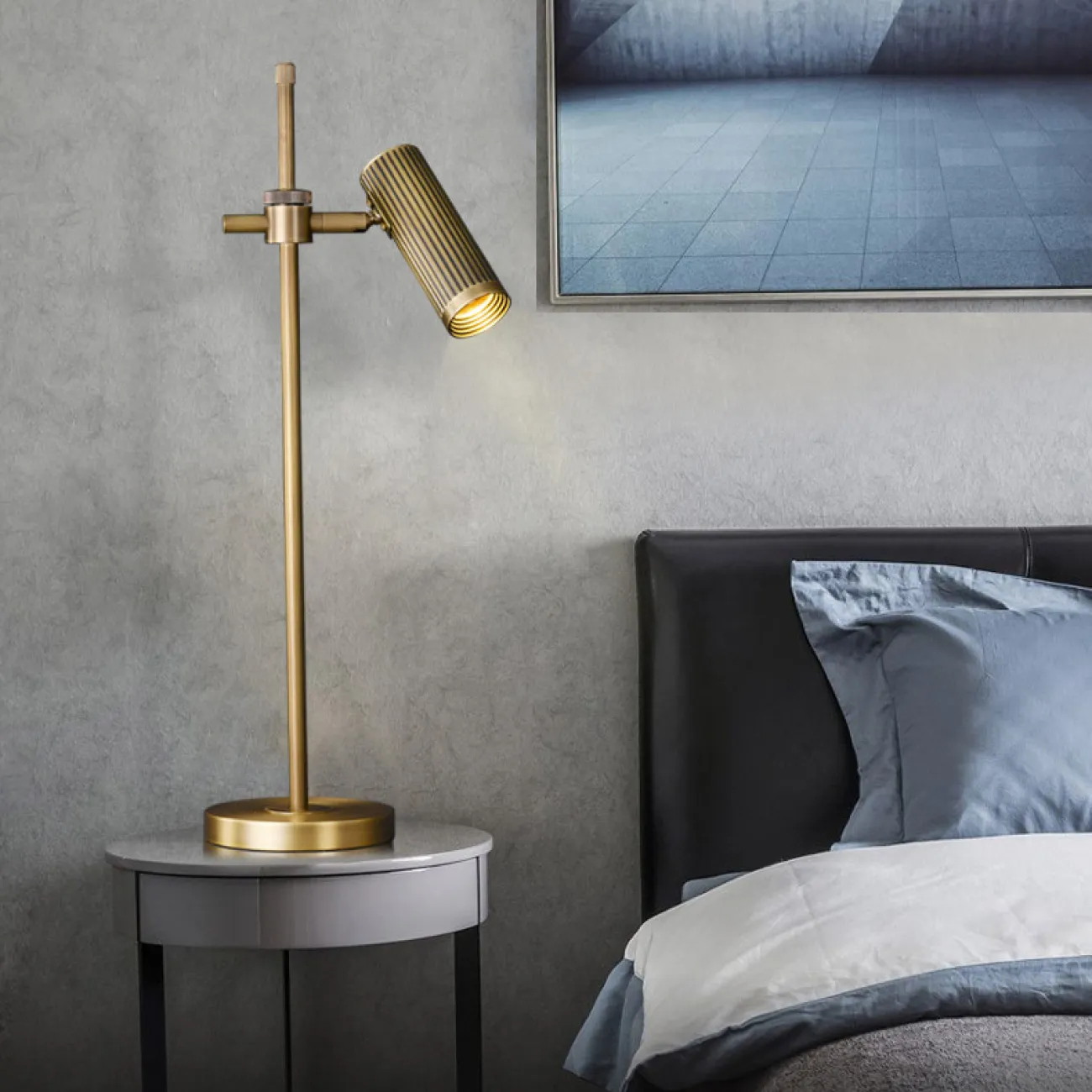 Настольная лампа TRIGGER TAB от ImperiumLoft