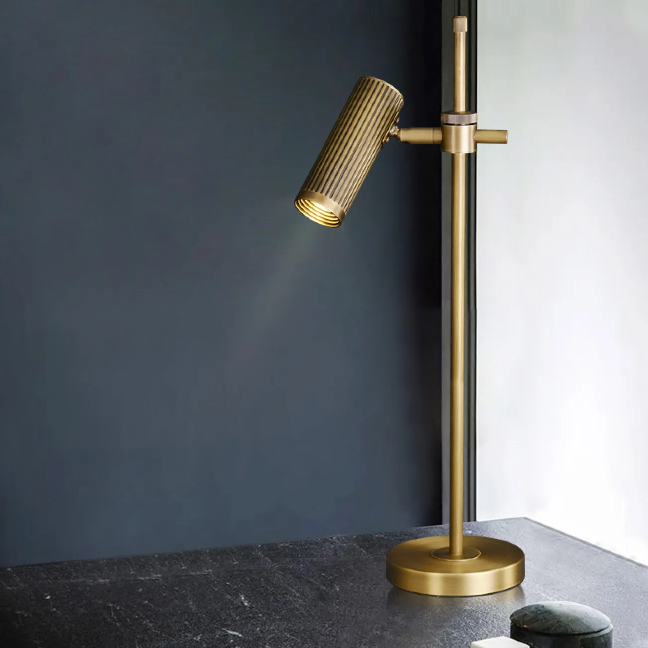 Настольная лампа TRIGGER TAB от ImperiumLoft