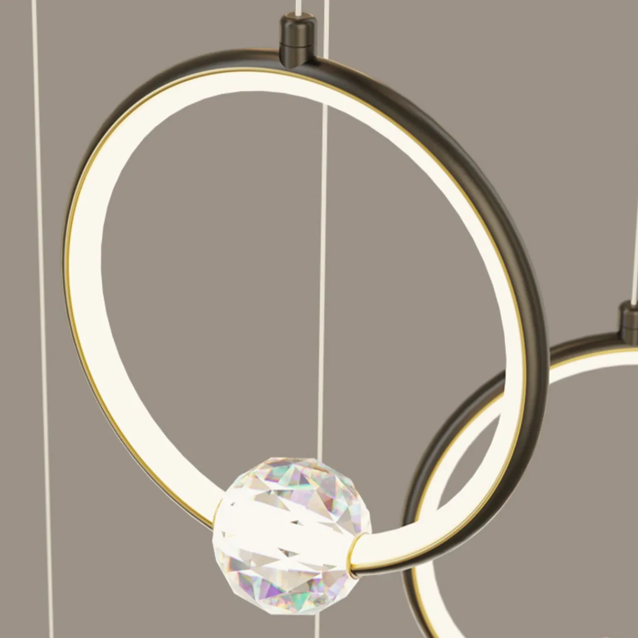 Готовая комбинация подвесных светильников с шарообразными хрустальными плафонами на металлических кольцах с внутренней LED-подсветкой LUANA MORE L24 Brass