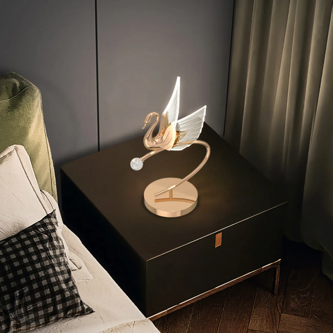 Серия настольных светодиодных ламп с плафонами в виде лебедей со светящимися крыльями BIRDIE TAB B Gold