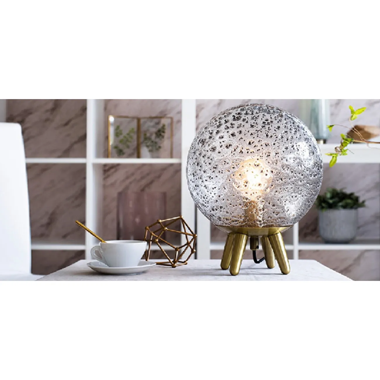 Лампа Retro Ball Table Lamp от LaLume