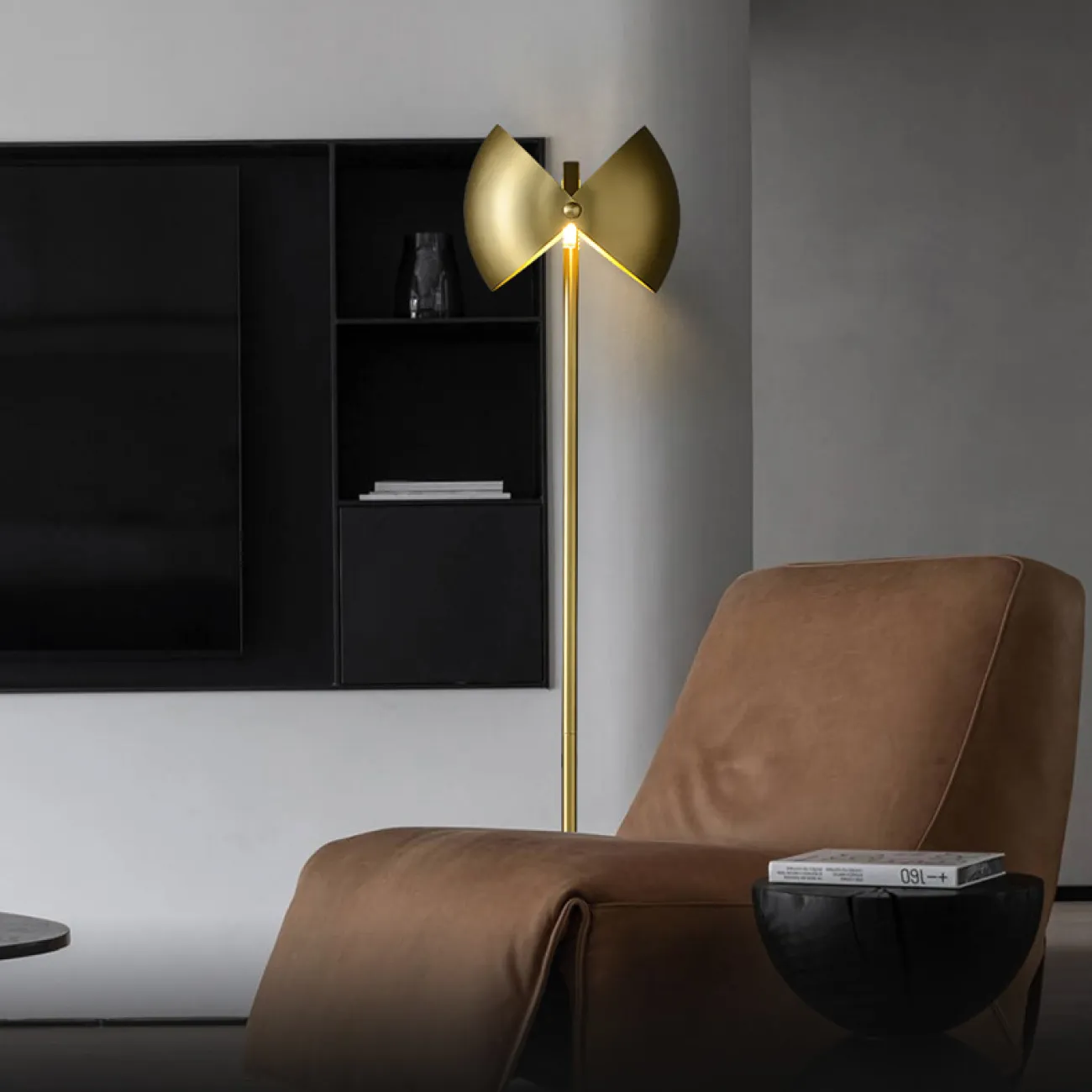 Напольный светильник с металлическим рассеивателем из двух скреплённых шаровидных сегментов ZETA FL