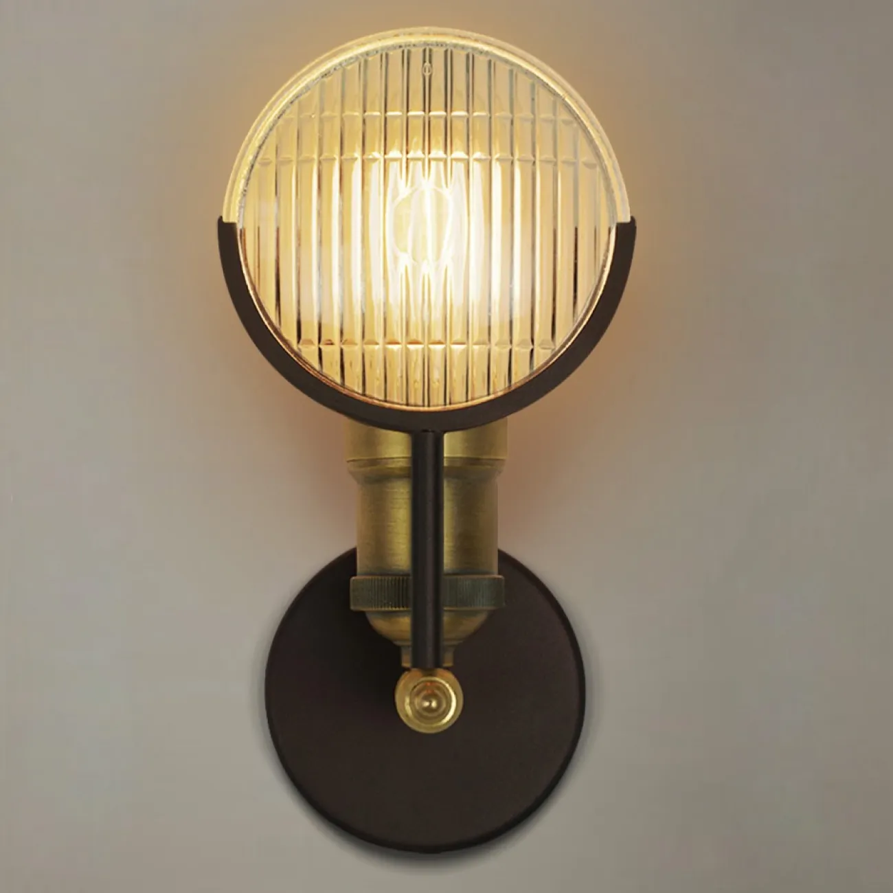 Настенное бра HEADLIGHT от ImperiumLoft