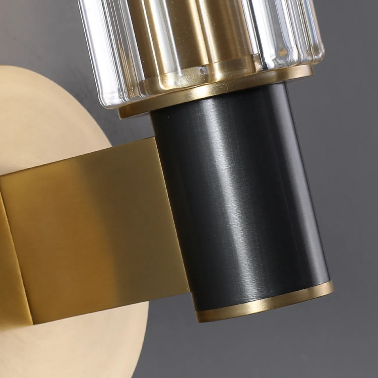 Серия бра со стеклянными рельефными плафонами вытянутой цилиндрической формы SIDONIA WALL L1 Серия бра со стеклянными рельефными плафонами вытянутой цилиндрической формы SIDONIA WALL L1