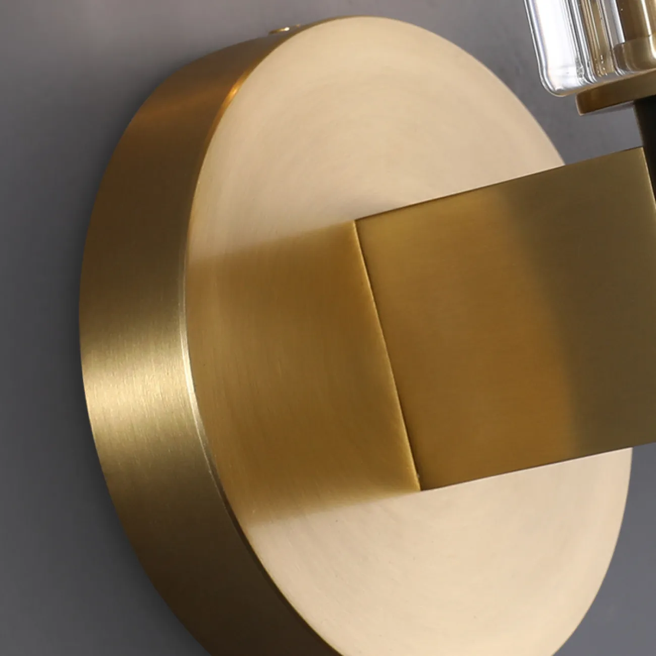 Серия бра со стеклянными рельефными плафонами вытянутой цилиндрической формы SIDONIA WALL L1 Серия бра со стеклянными рельефными плафонами вытянутой цилиндрической формы SIDONIA WALL L1