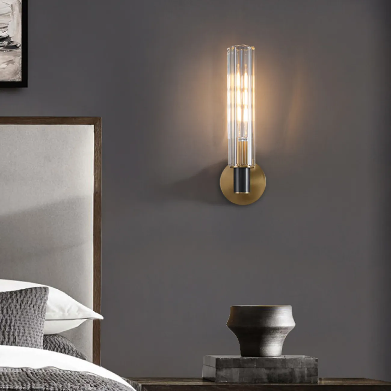 Серия бра со стеклянными рельефными плафонами вытянутой цилиндрической формы SIDONIA WALL L1 Серия бра со стеклянными рельефными плафонами вытянутой цилиндрической формы SIDONIA WALL L1