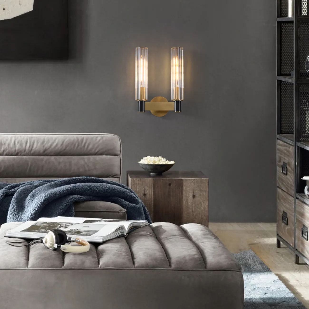 Серия бра со стеклянными рельефными плафонами вытянутой цилиндрической формы SIDONIA WALL L1 Серия бра со стеклянными рельефными плафонами вытянутой цилиндрической формы SIDONIA WALL L1