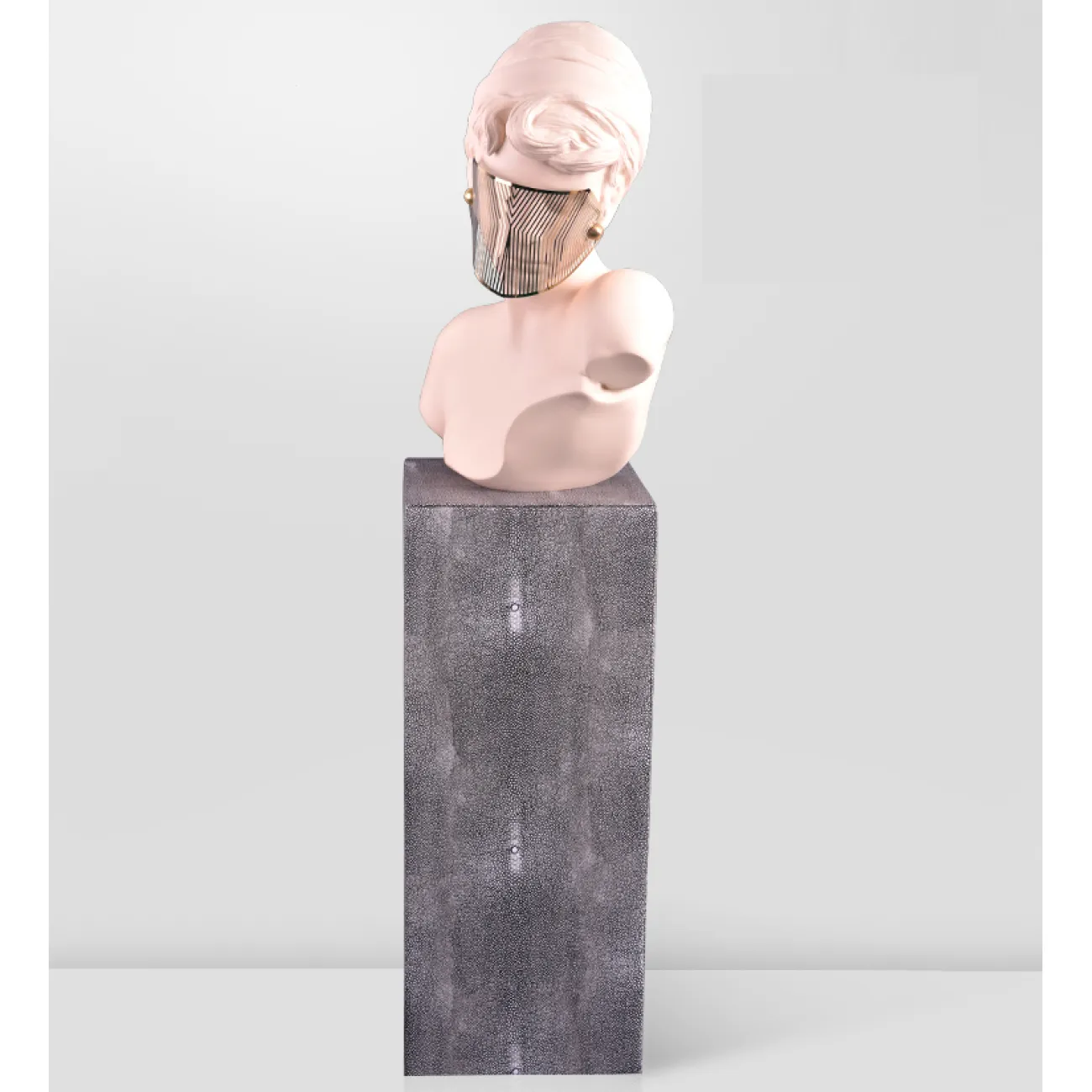 Дизайнерская скульптура женщины LaLume-SKT00109