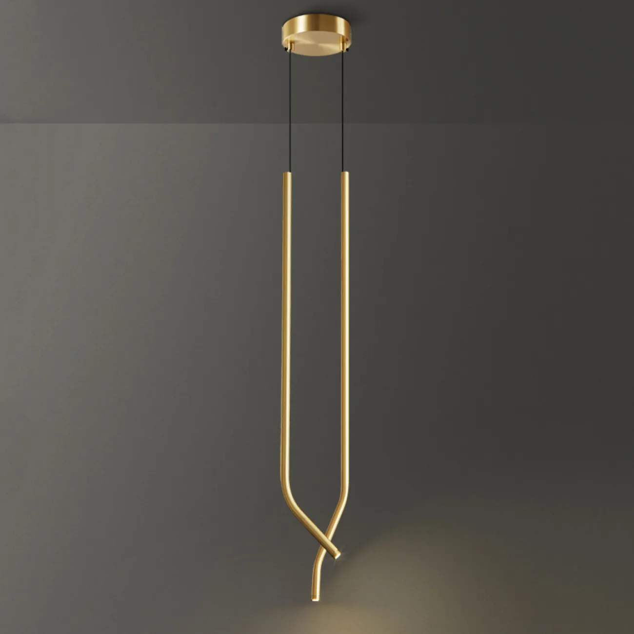 Готовая комбинация подвесных светодиодных светильников с изогнутым трубчатым корпусом из латуни ZAKRIS DUO Brass