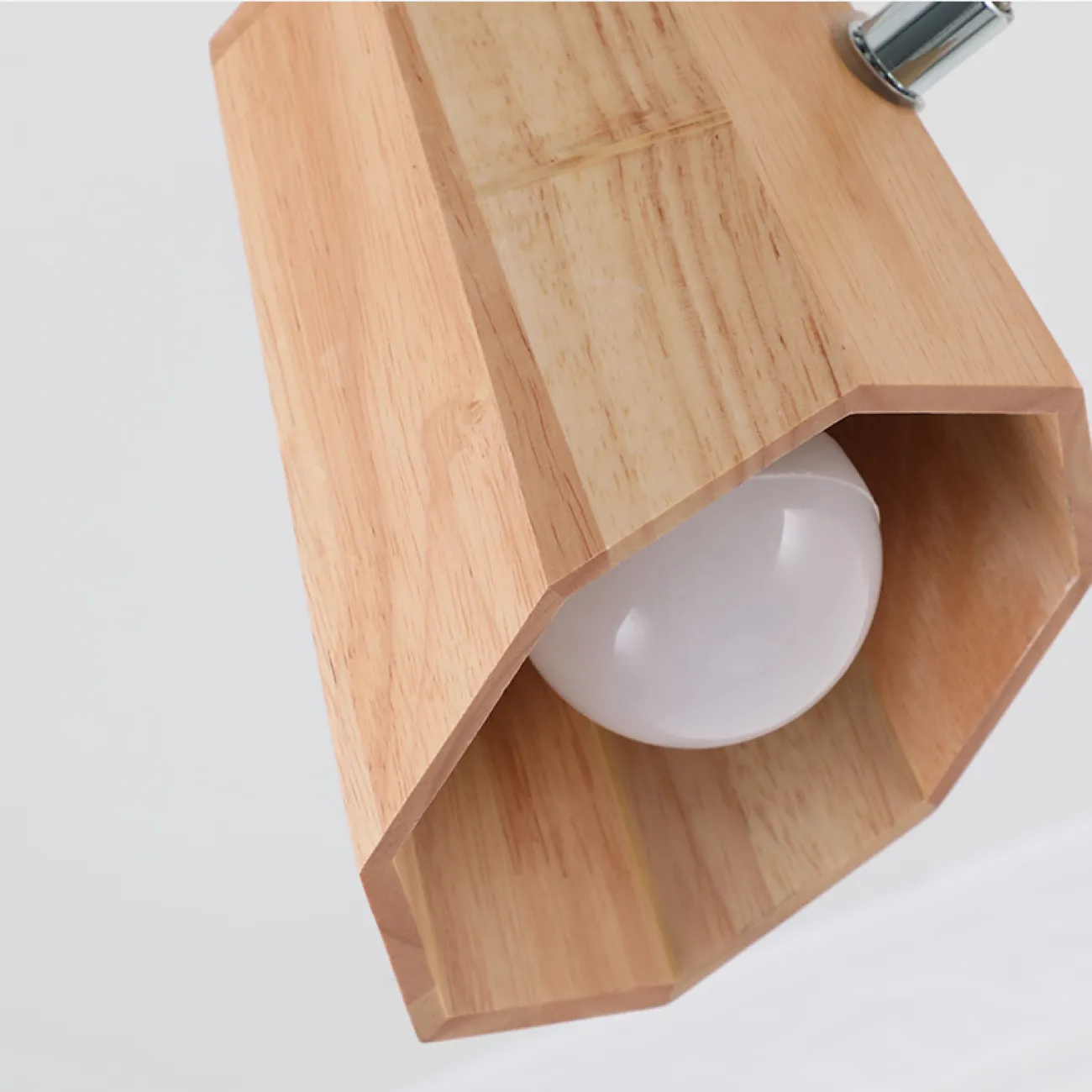 Деревянная люстра в скандинавском стиле с оленьими рожками