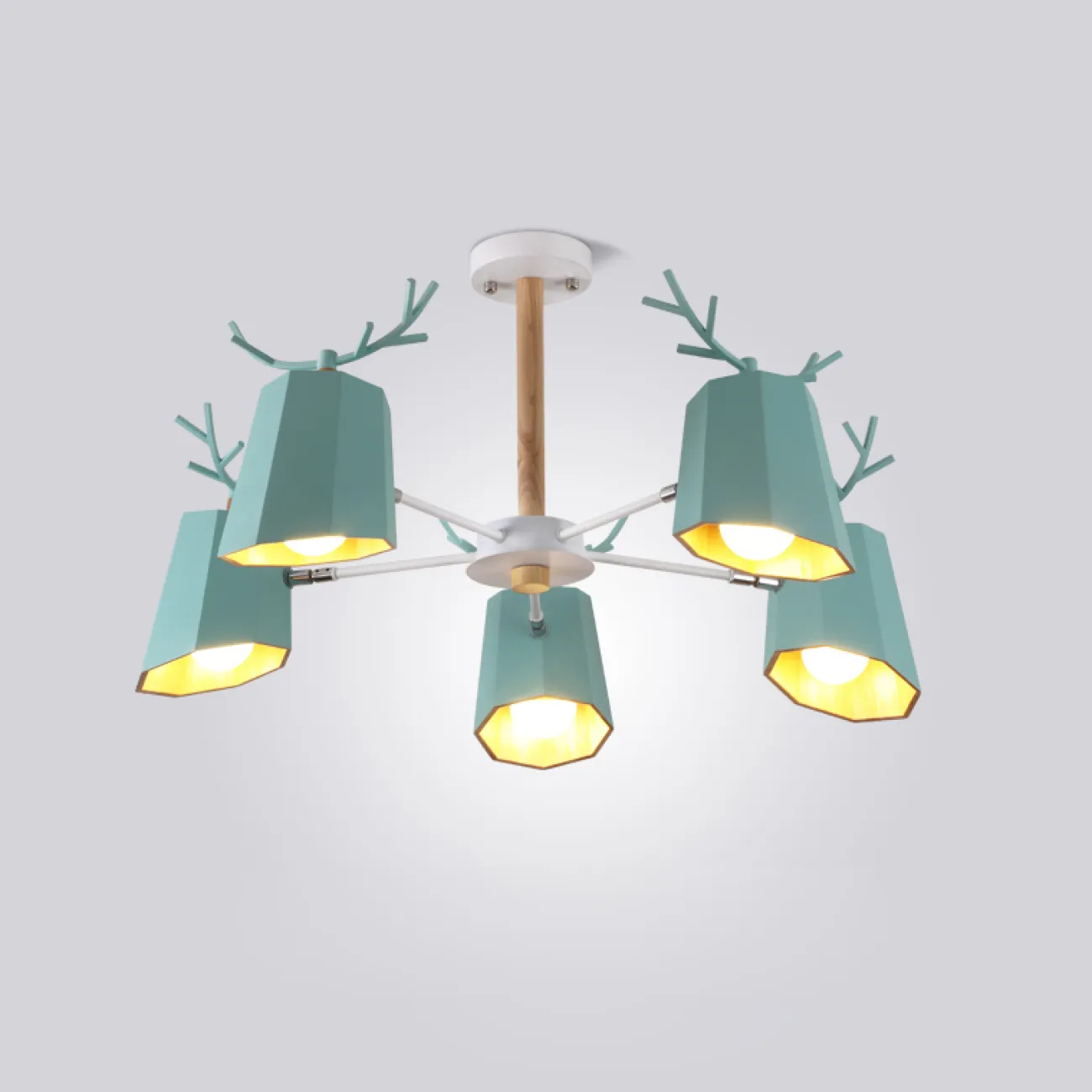 Деревянная люстра в скандинавском стиле с оленьими рожками