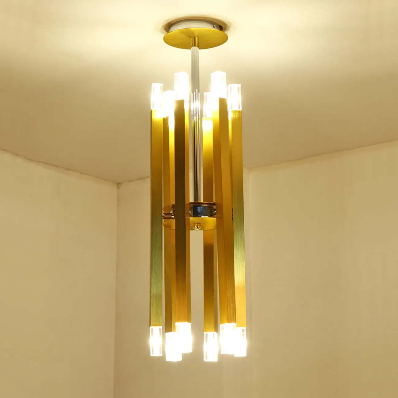 Люстра на штанге SNAP от ImperiumLoft