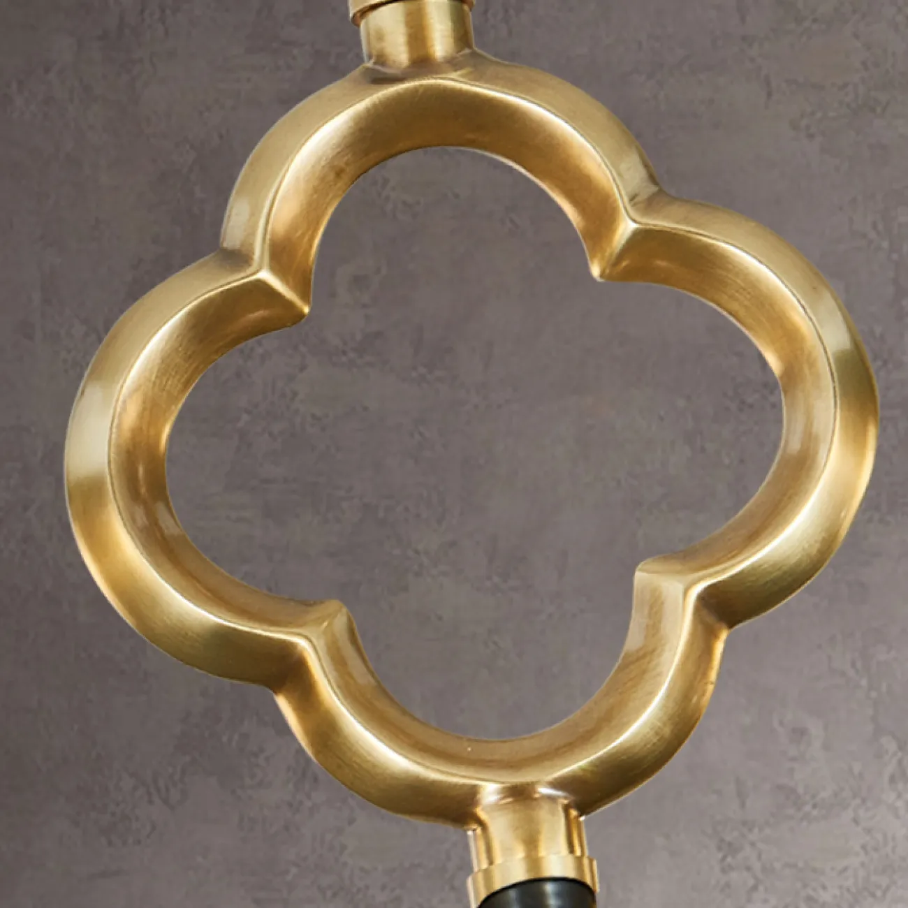 Настенный светильник со стеклянным цилиндрическим плафоном на рожке в азиатском стиле JETRO