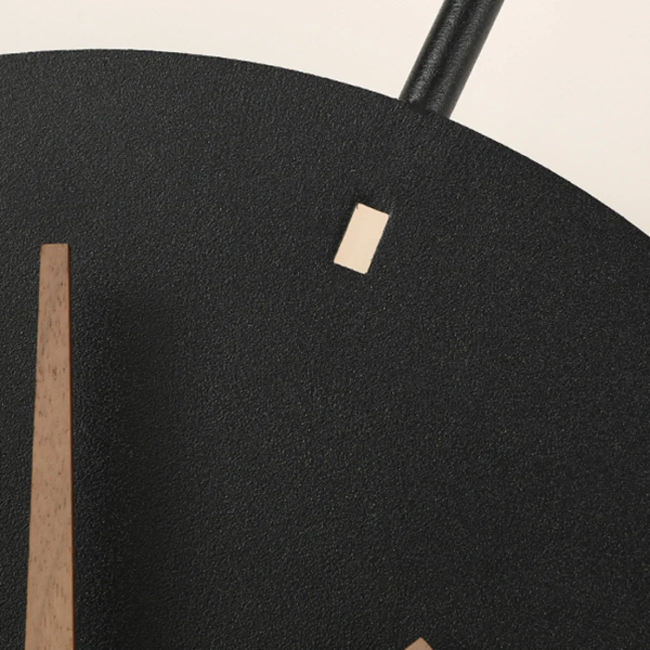 Серия настенных светодиодных светильников в виде композиции металлического кольца и диска с часовым механизмом NINNA Brass Трехцветный свет