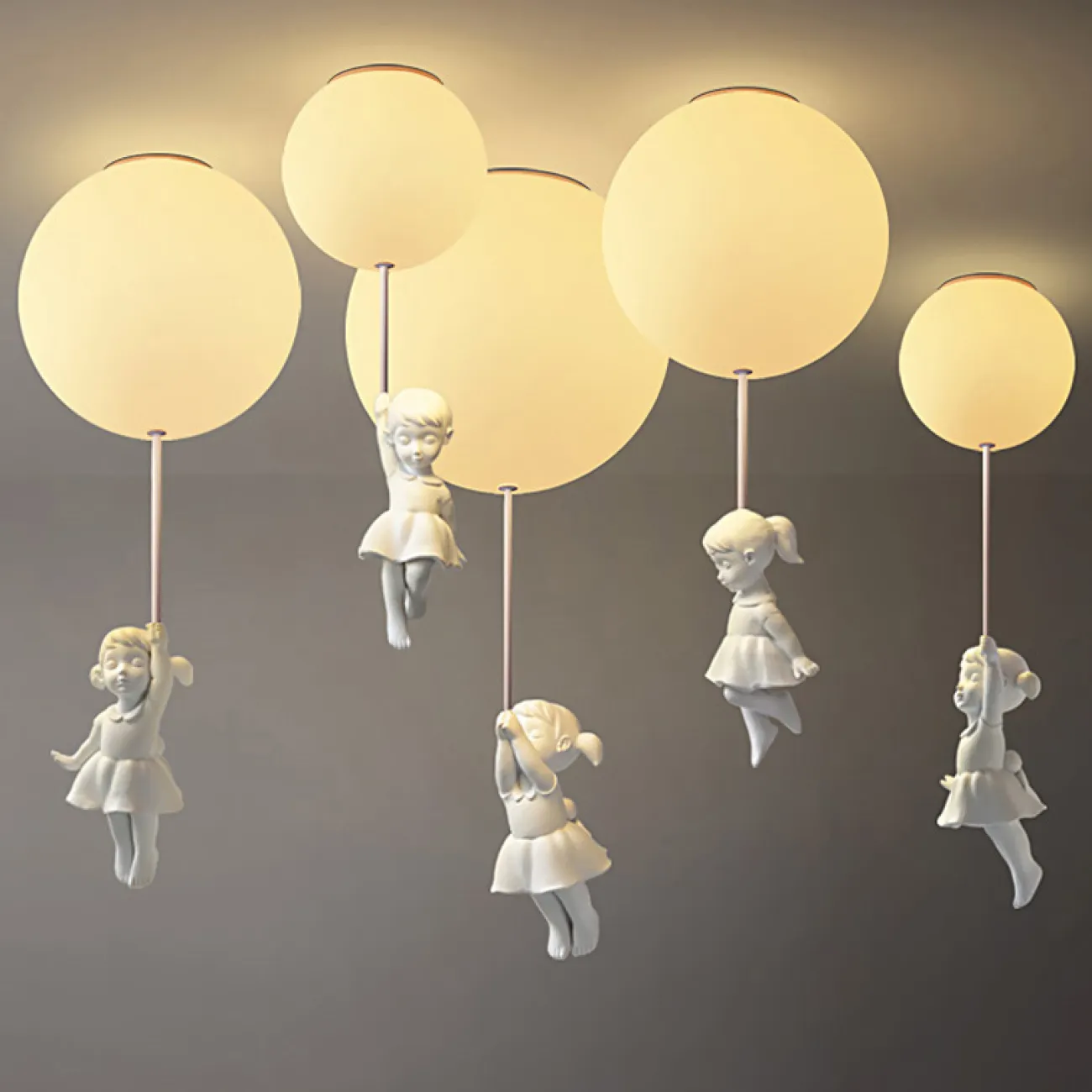 Серия потолочных светильников для детской комнаты Девочка на шаре ALICA B D30