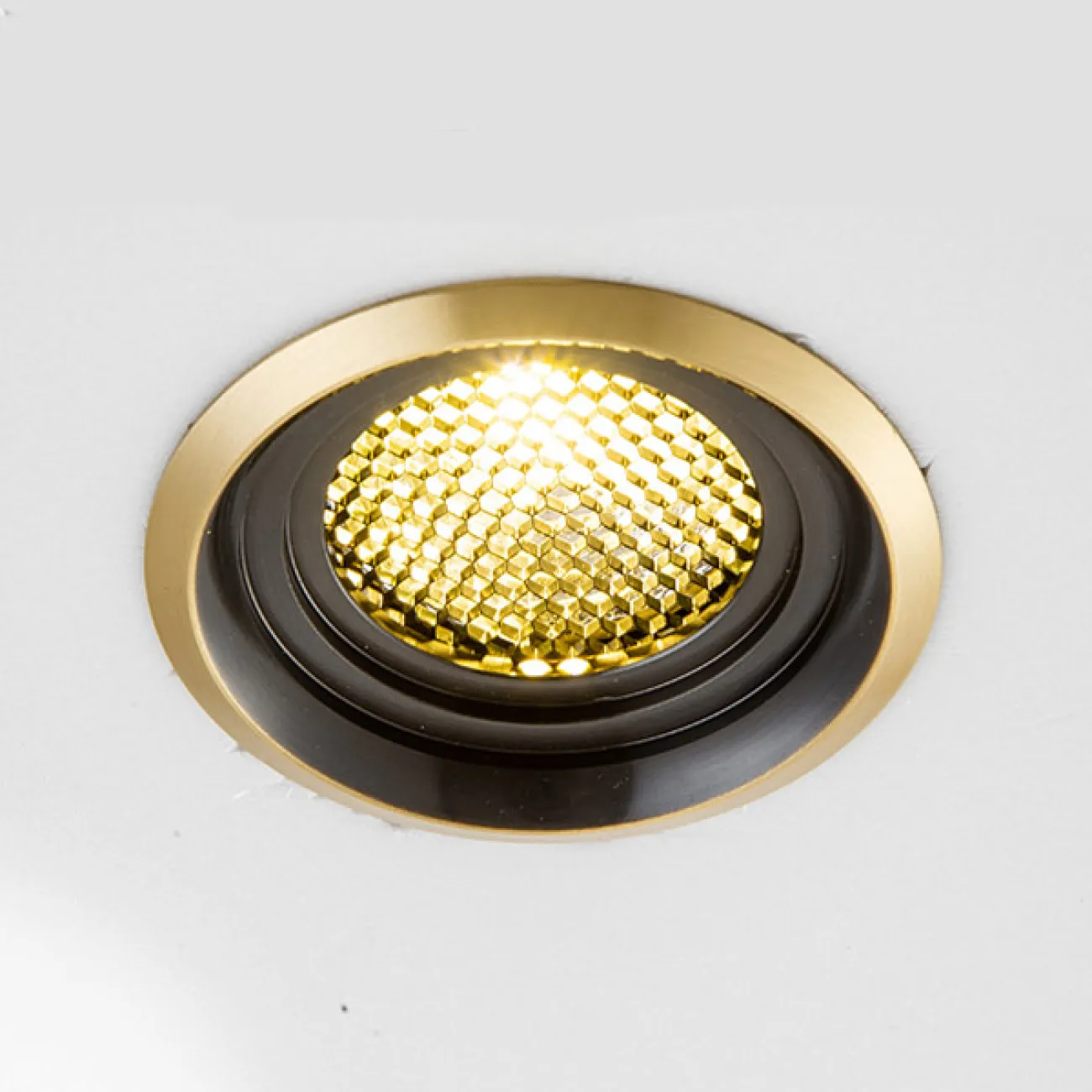 Точечный светильник BIO Brass 3W Трехцветный свет от ImperiumLoft