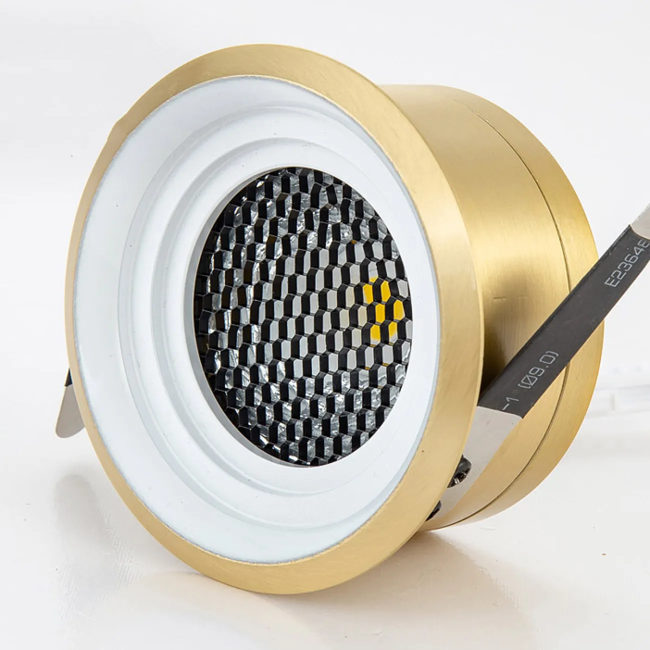 Точечный светильник BIO Brass 3W Трехцветный свет от ImperiumLoft