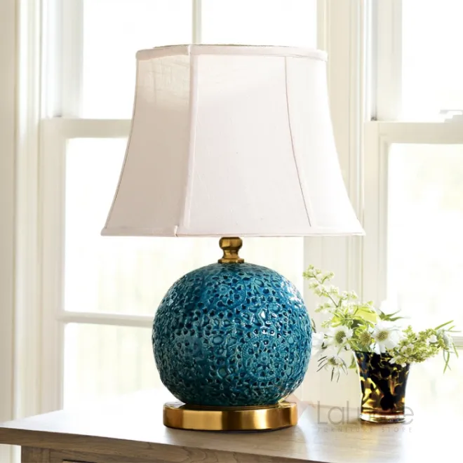 Настольная лампа Ball от LaLume Настольная лампа Ball от LaLume