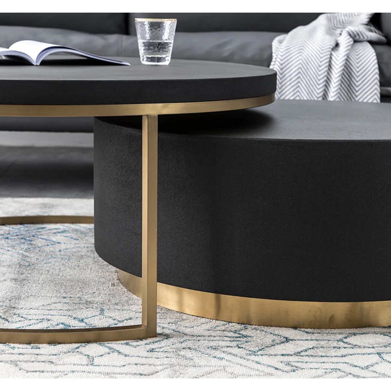 Дизайнерский журнальный столик LaLume-AP00264