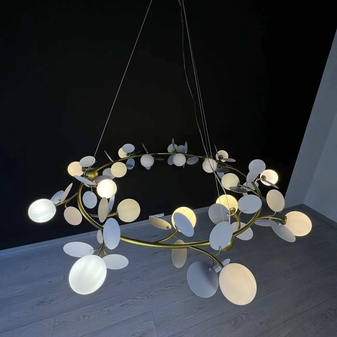 Кольцевая люстра MATISSE R SELF D130 от ImperiumLoft Кольцевая люстра MATISSE R SELF D130 от ImperiumLoft