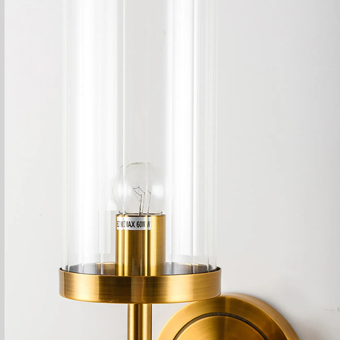 Настенный светильник бра в стиле модерн