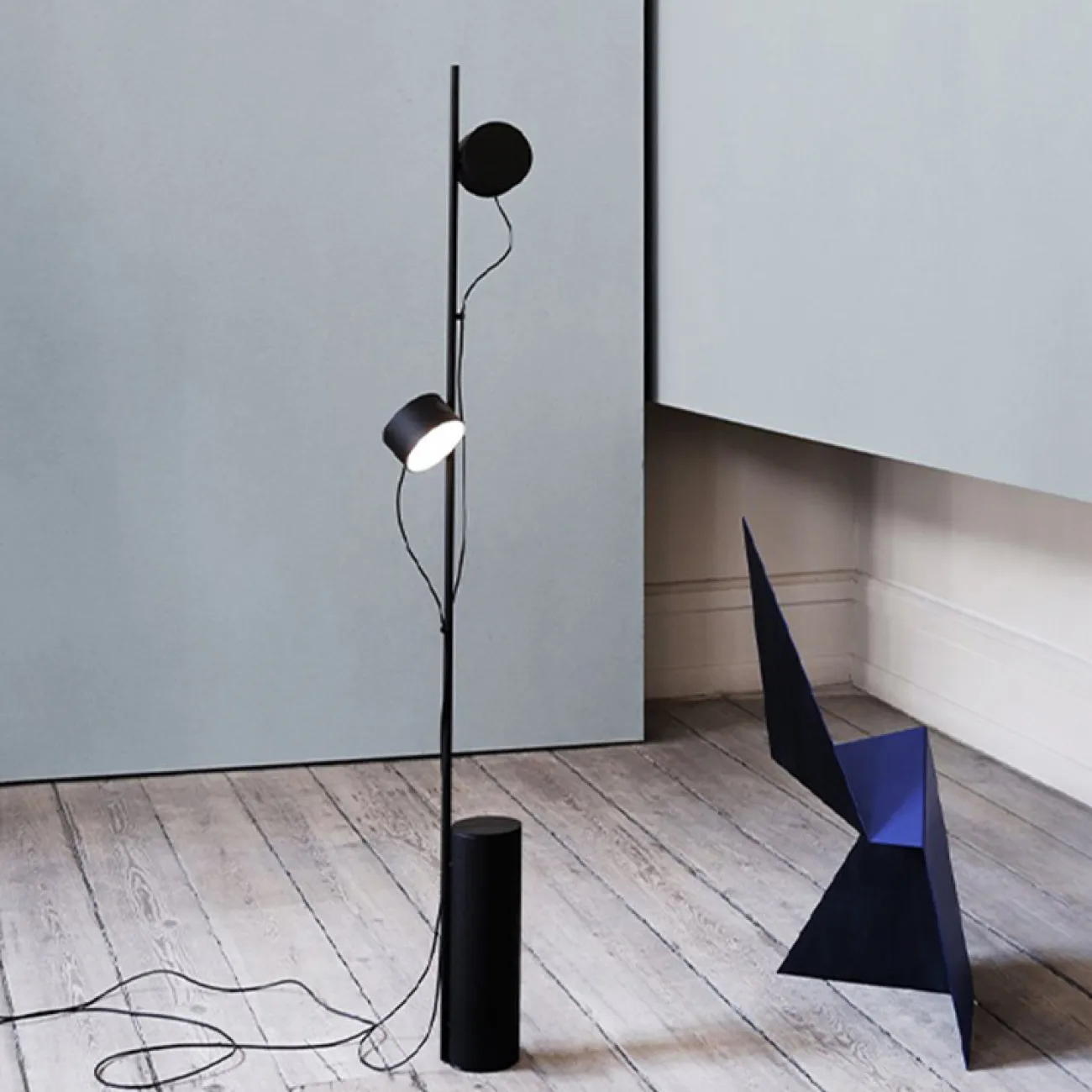 Светодиодный торшер с магнитными плафонами цилиндрической формы на свободно свисающих проводах PARROT FL