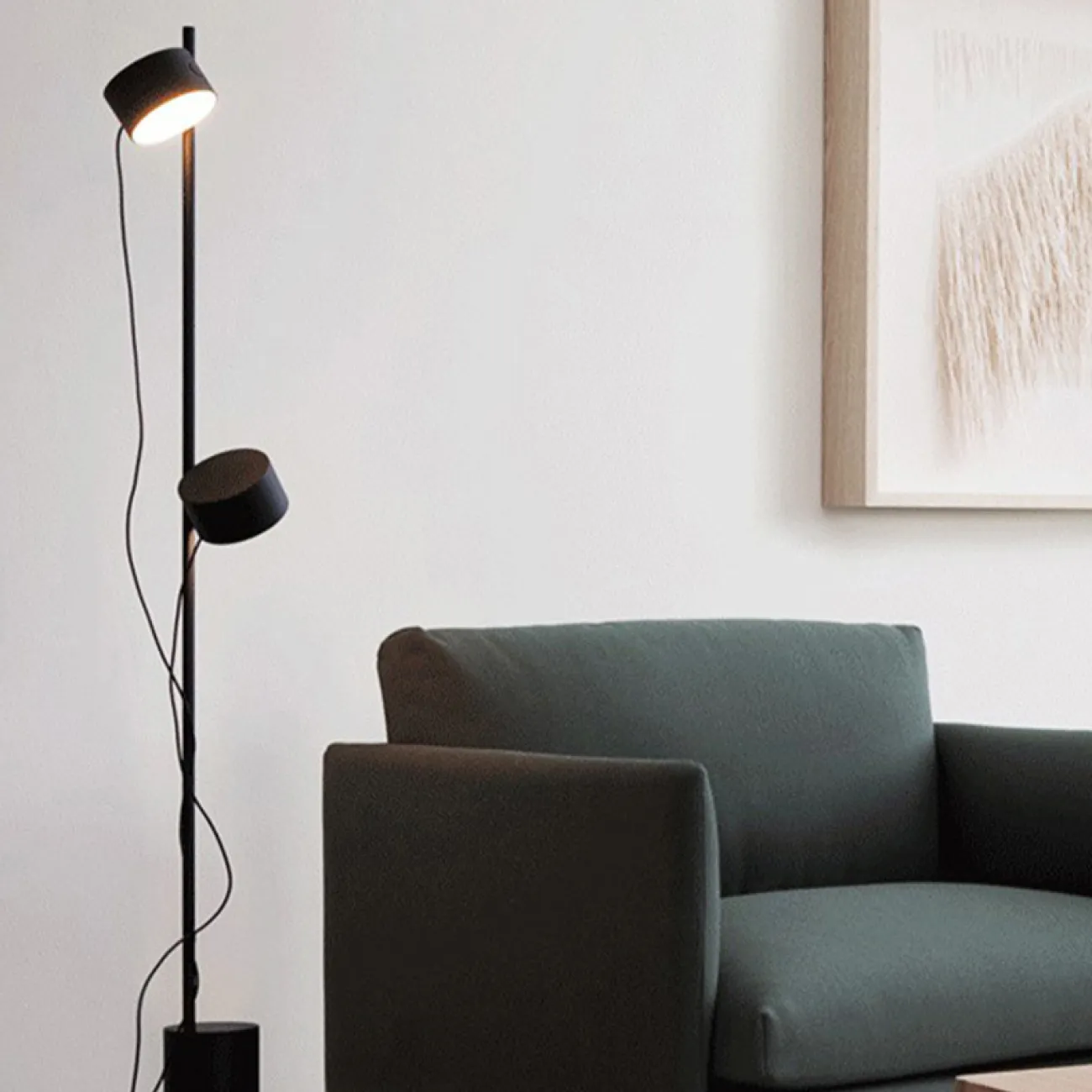 Светодиодный торшер с магнитными плафонами цилиндрической формы на свободно свисающих проводах PARROT FL