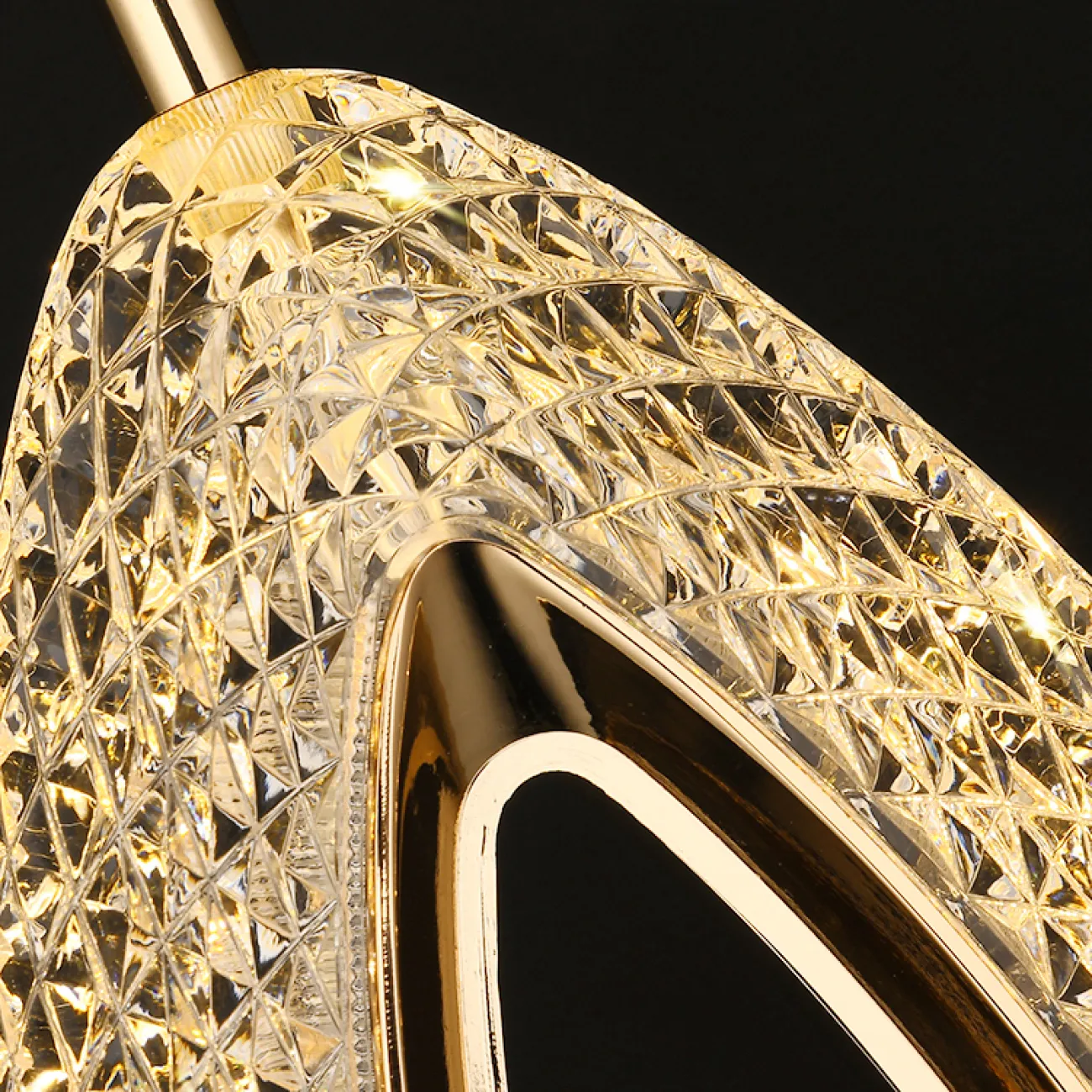 Готовая комбинация подвесных светодиодных светильников c рельефным корпусом каплевидной формы KEZIA C DUO Трехцветный свет