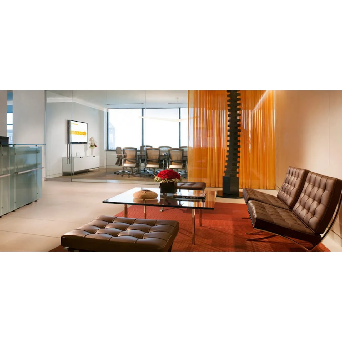 Кресло Barcelona designed by Ludwig Mies van der Rohe		 in 1929 от LaLume