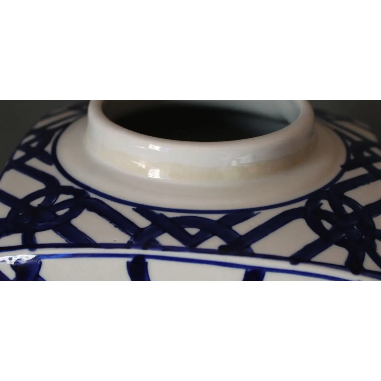 Фарфоровый сосуд Цзиндэчжэнь от LaLume Фарфоровый сосуд Цзиндэчжэнь от LaLume