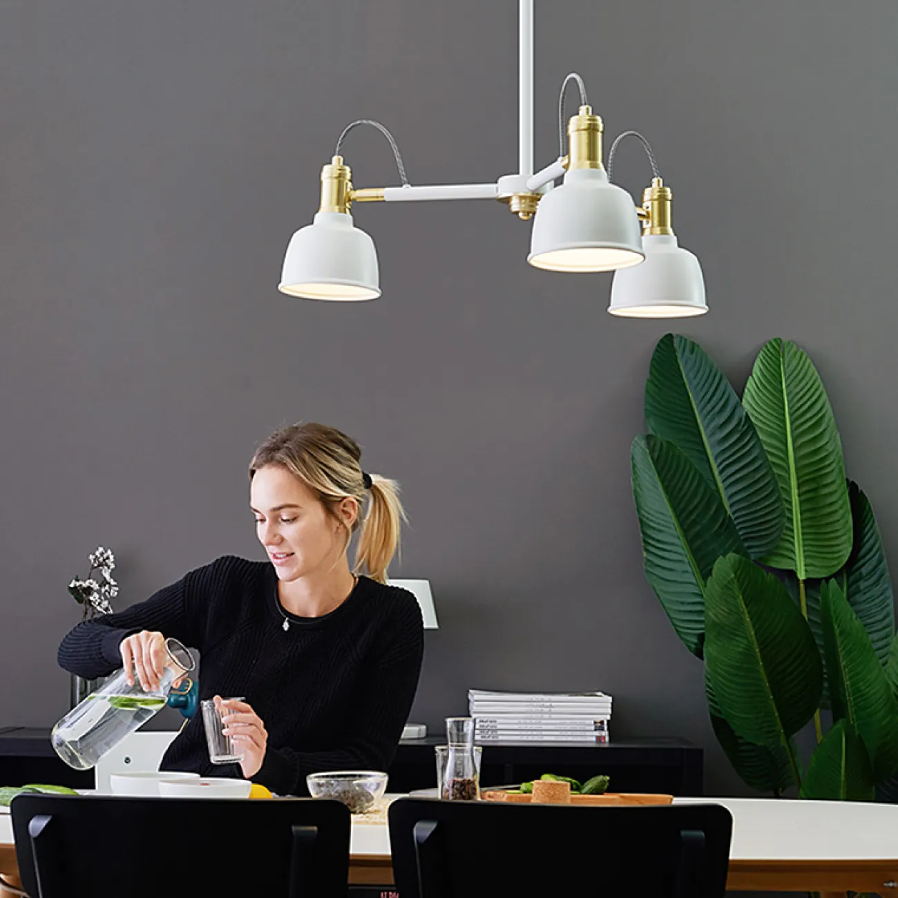 Люстра на штанге VINLAND CH D92 White от ImperiumLoft