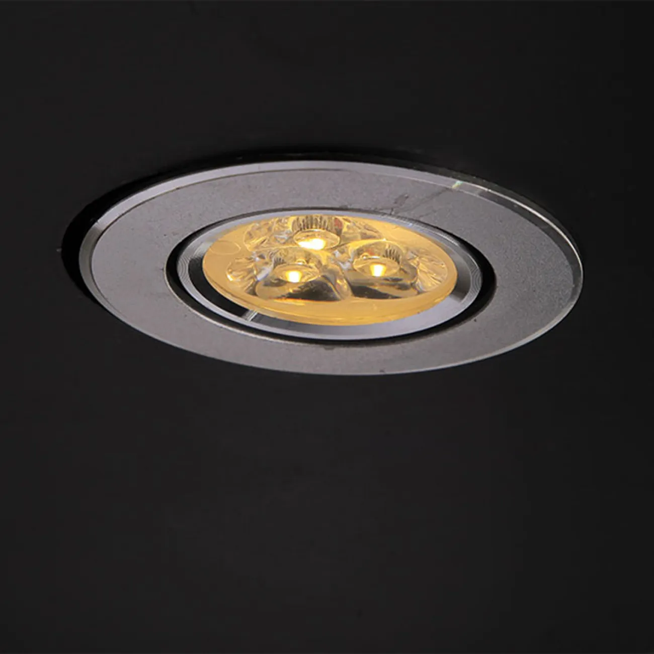 Подвесной реечный светильник MOUNT L95 от ImperiumLoft