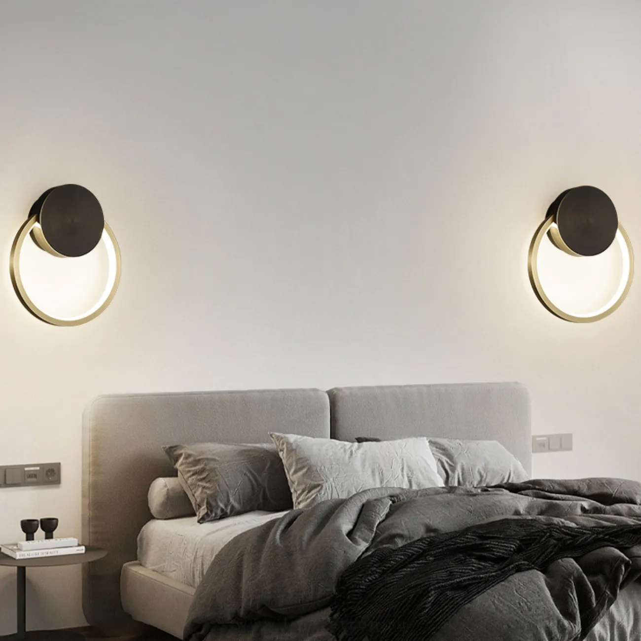 Серия настенных светодиодных светильников с кольцевым корпусом из натуральной и черненой латуни WOLKE SMALL D15 Brass