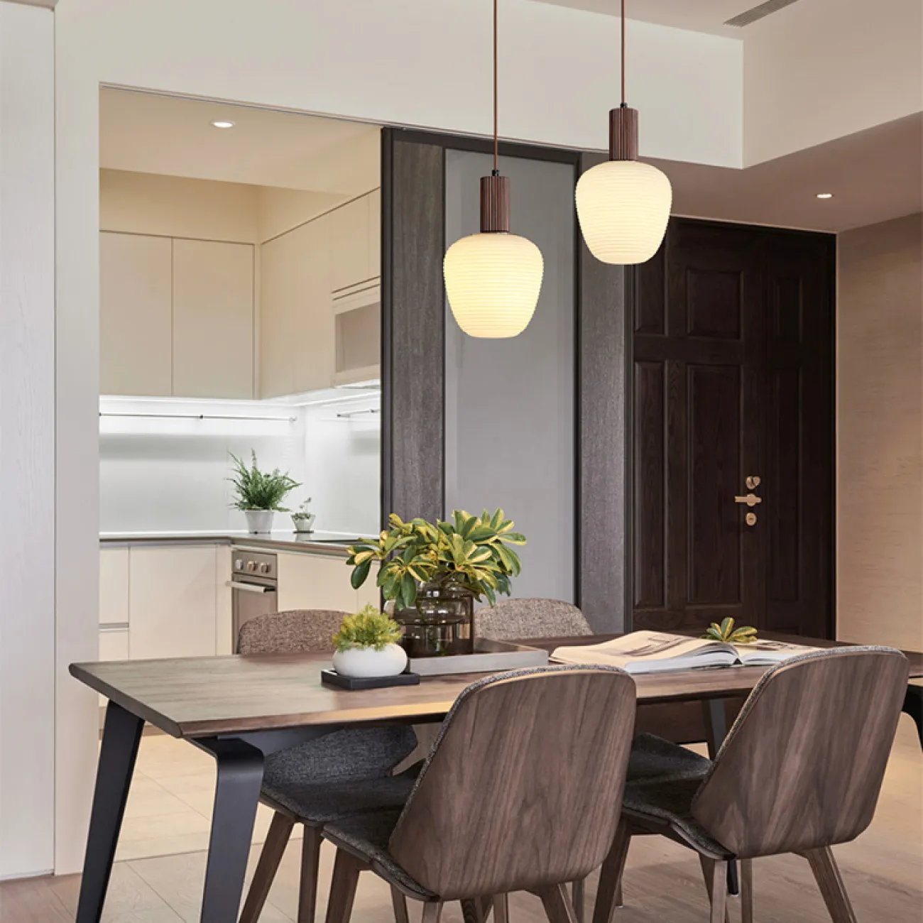 Готовая комбинация подвесных светильников c двумя плафонами из рельефного стекла с деревянной отделкой DAGFIN DUO White