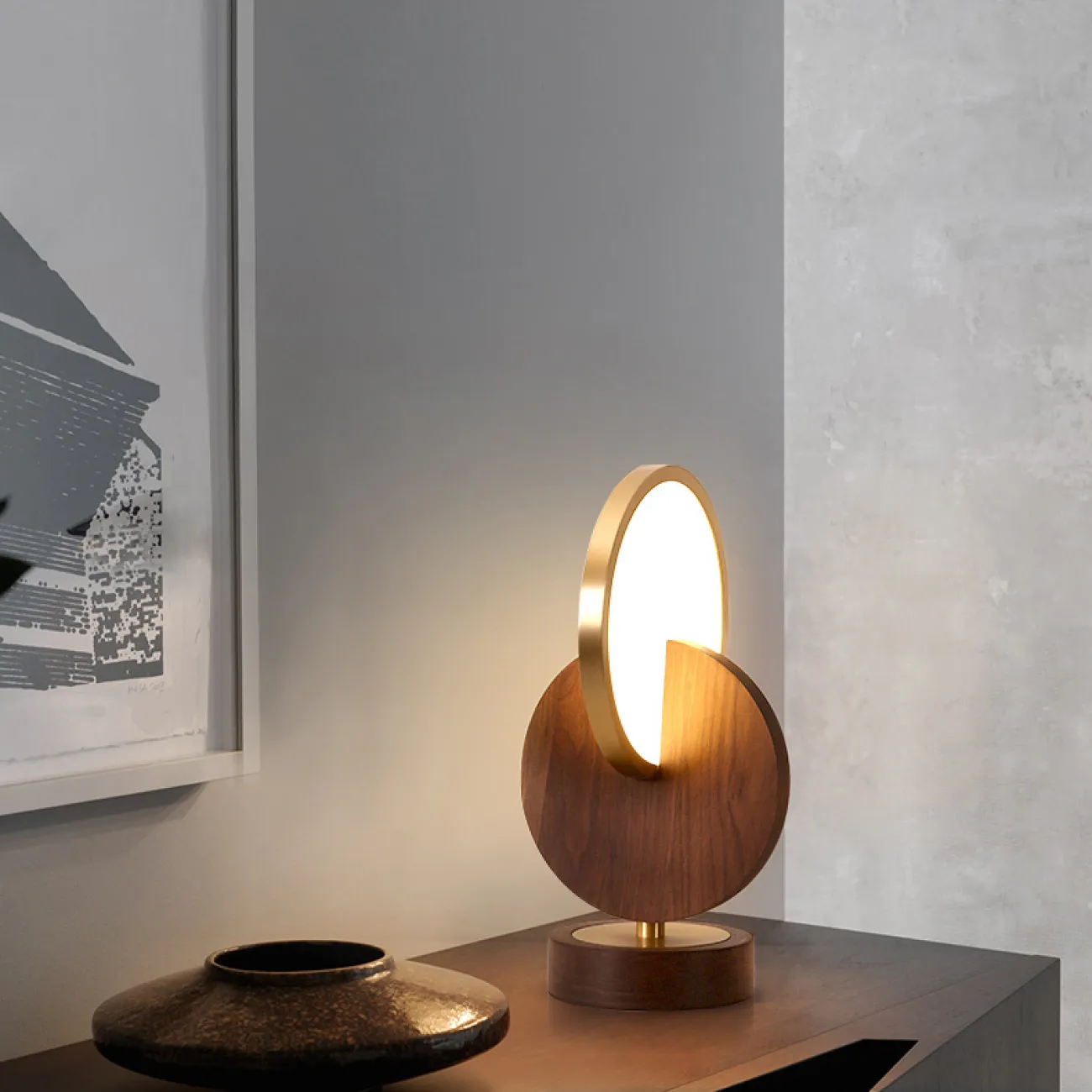 Светодиодная настольная лампа из пересекающихся дисков GLATT WOOD TAB Dark brown