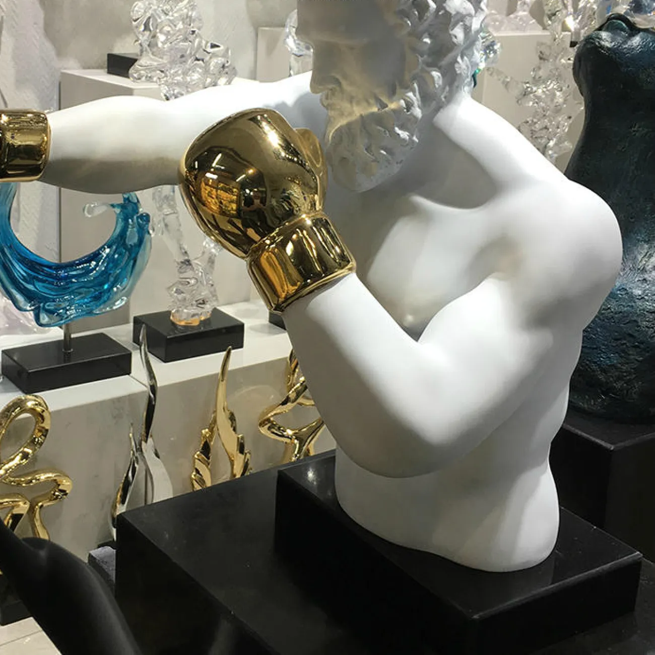 Дизайнерская скульптура боксер LaLume-SKT00127 