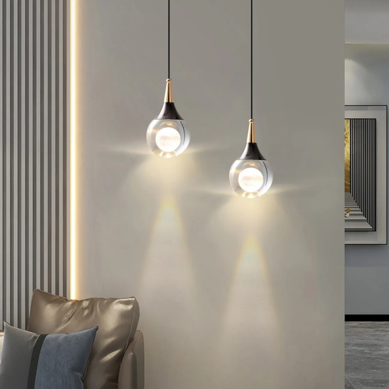 Готовая комбинация подвесных светодиодных светильников с лазерной гравировкой внутри шарообразных хрустальных рассеивателей SOFUS DUO C