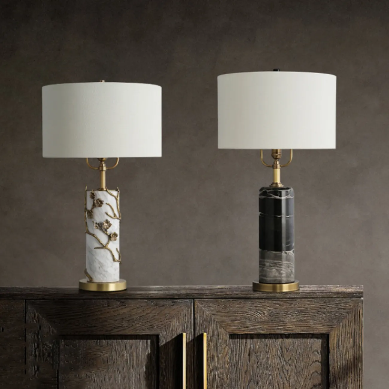 Серия настольных светильников с белым текстильным абажуром и цилиндрическим основанием из светлого и темного мрамора ALISHA A