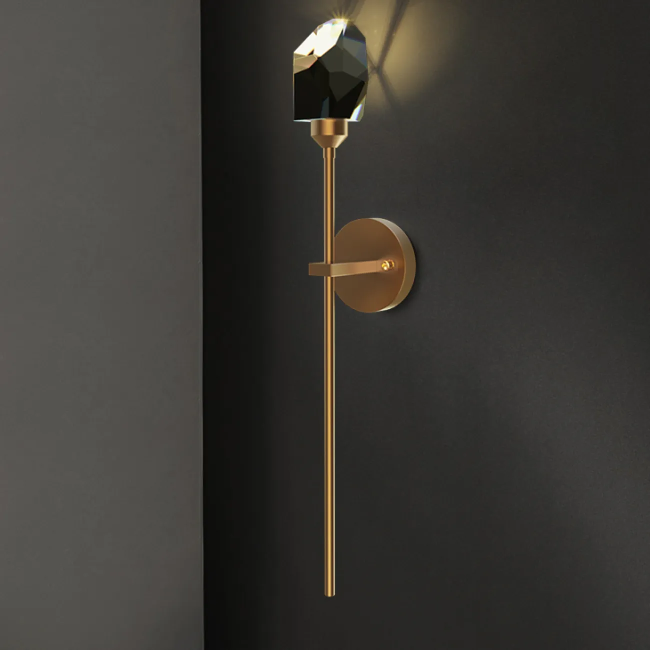 Серия настенных светодиодных светильников с хрустальным рассеивателем в форме кристалла CRISTEL D WALL Brass