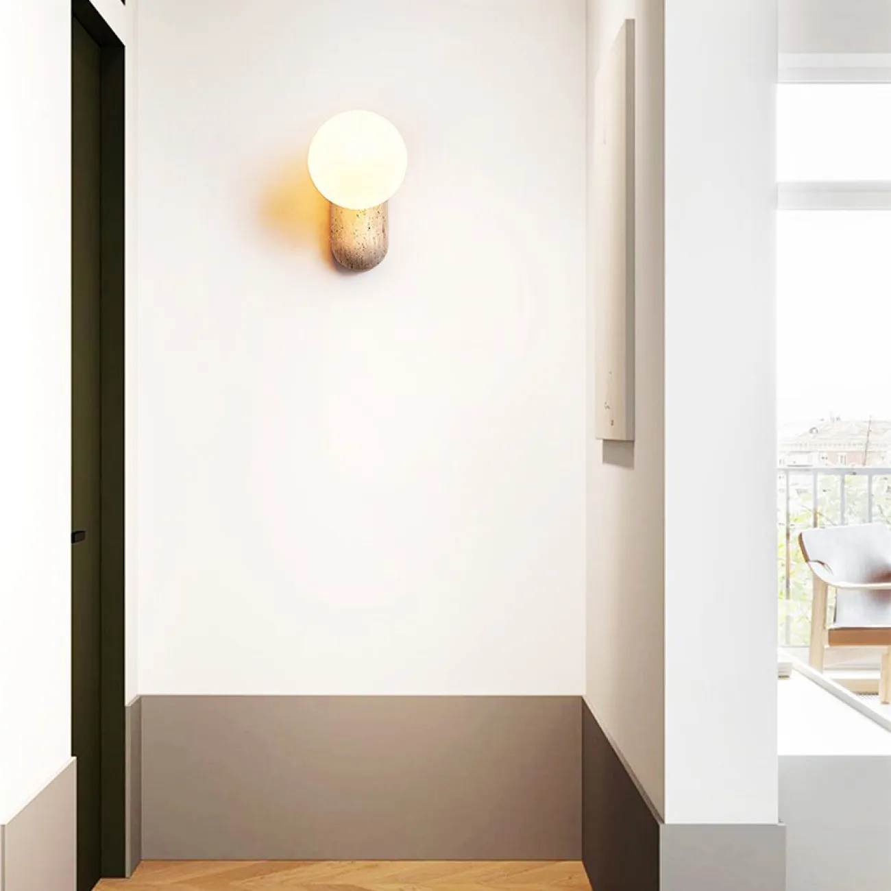 Настенный светильник с шарообразным стеклянным плафоном на округлом основании из камня травертина JONTE