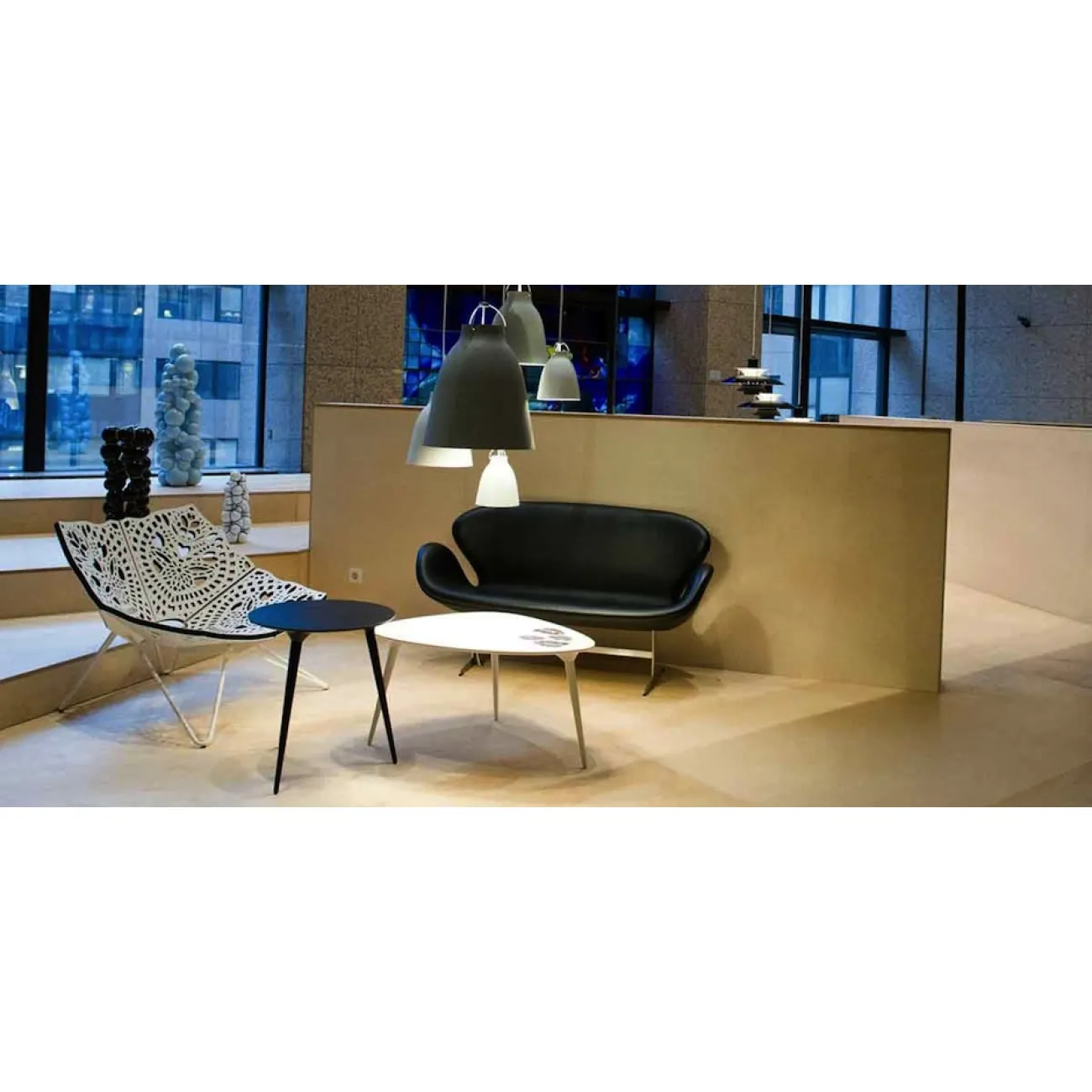 Диван Swan designed by Arne Jacobsen		 in 1958 от LaLume