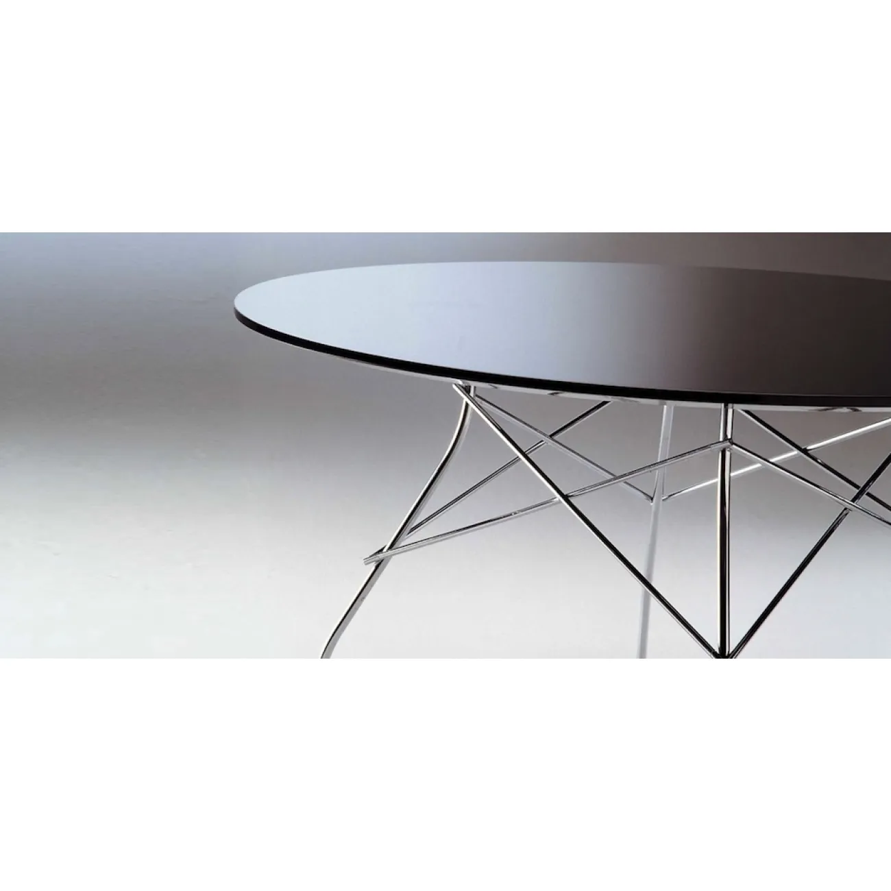 Стол Glossy designed by Antonio Citterio		 in 2000 от LaLume